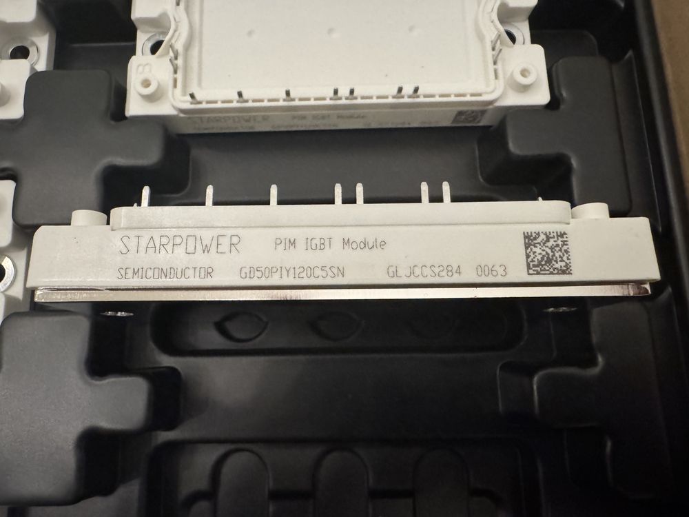 Featured electronic component inventory photo 12