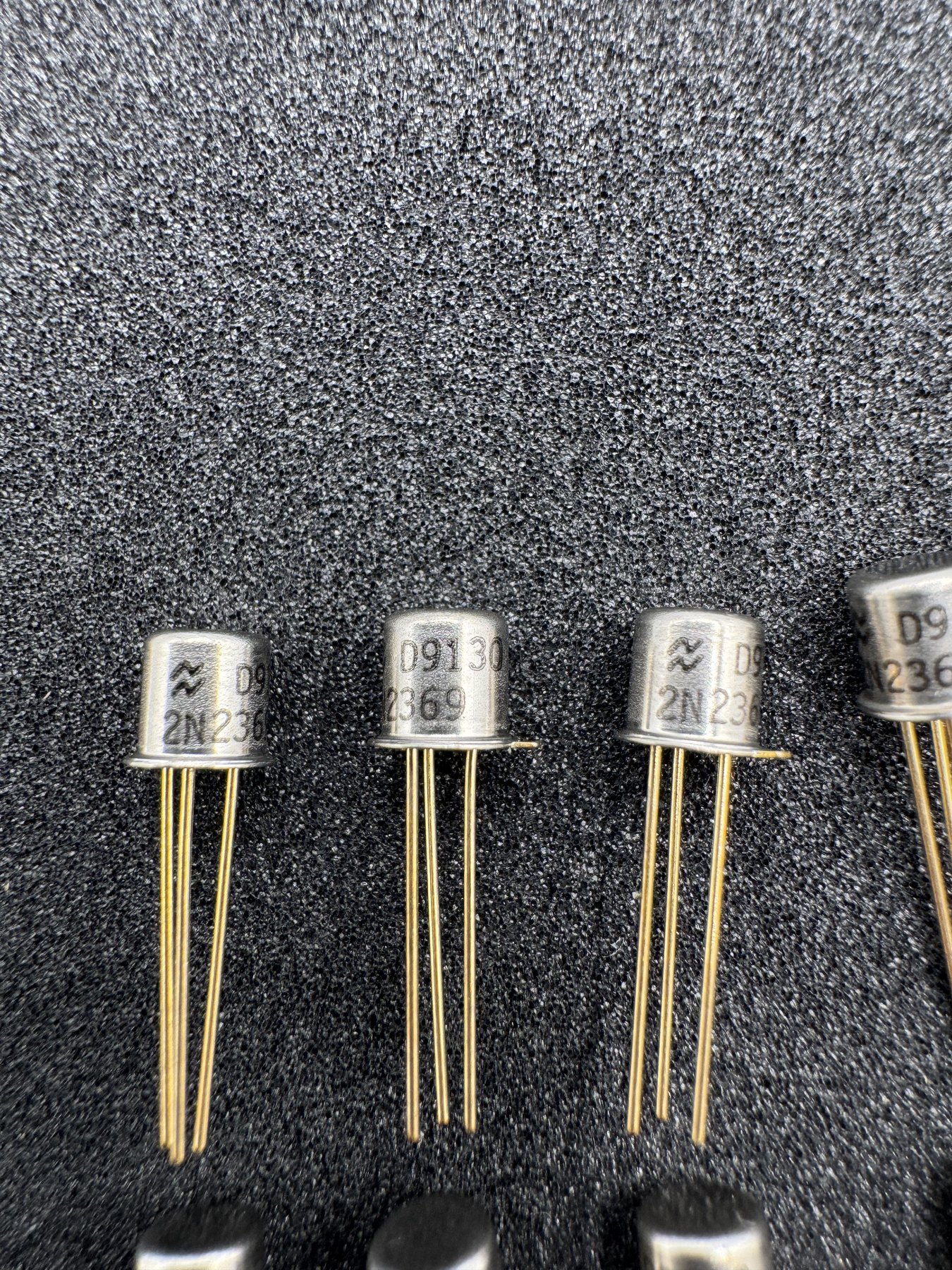 2N2369 product photo 7