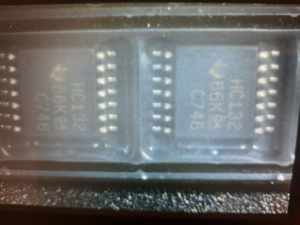 74HC132PW product photo 2