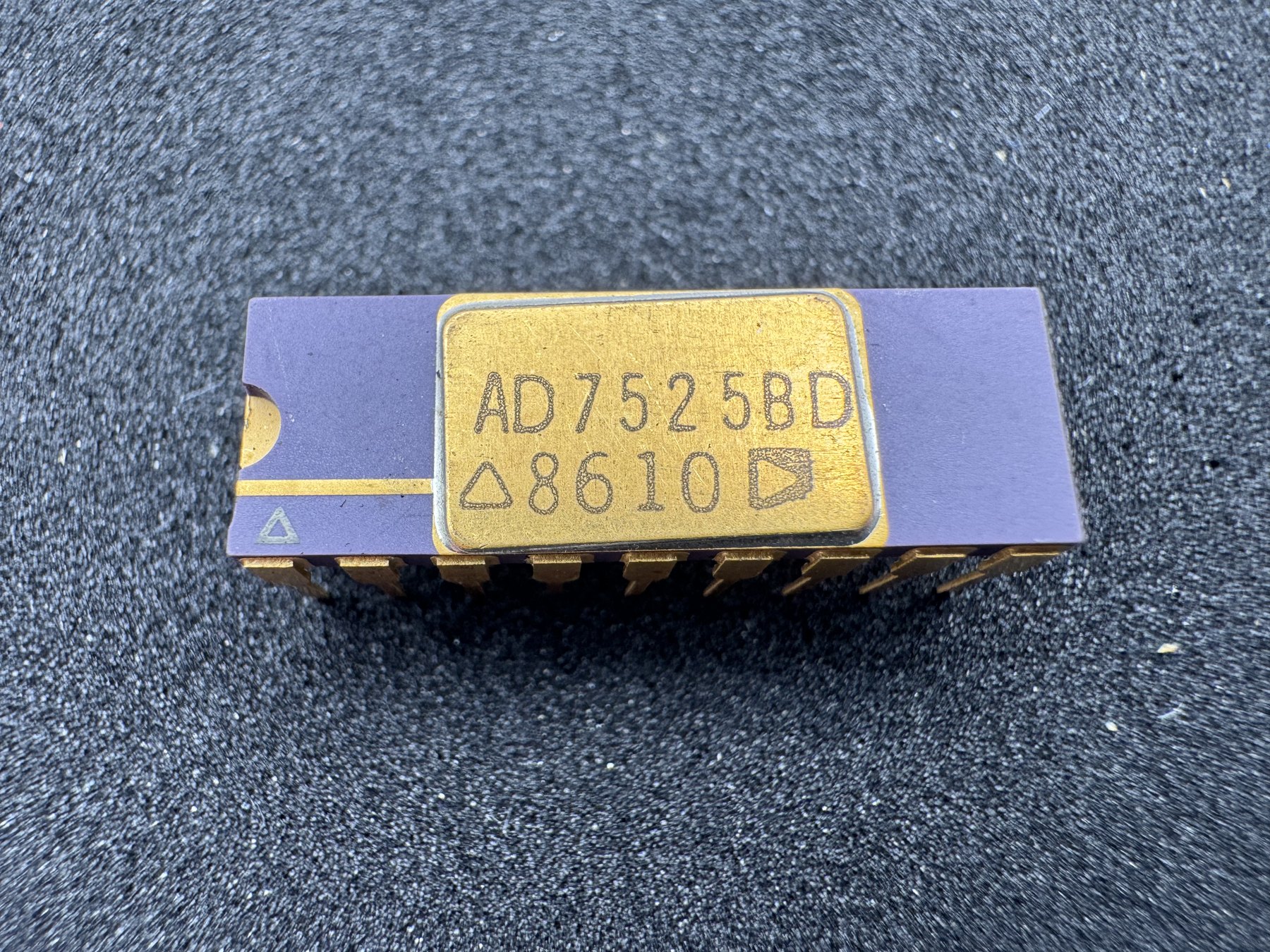 AD7525BD product photo 3