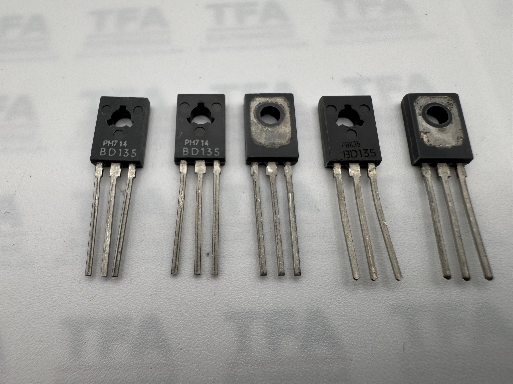 BD135 product photo 1