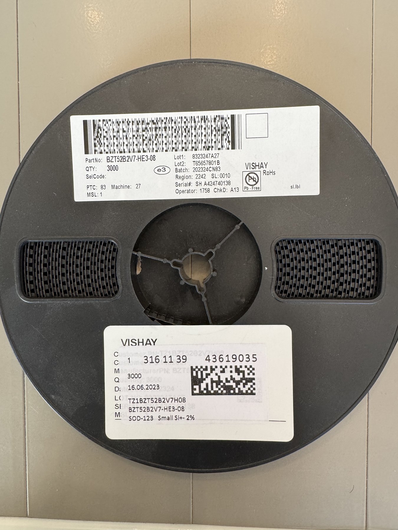 BZT52C2V7-HE3-08 product photo 9