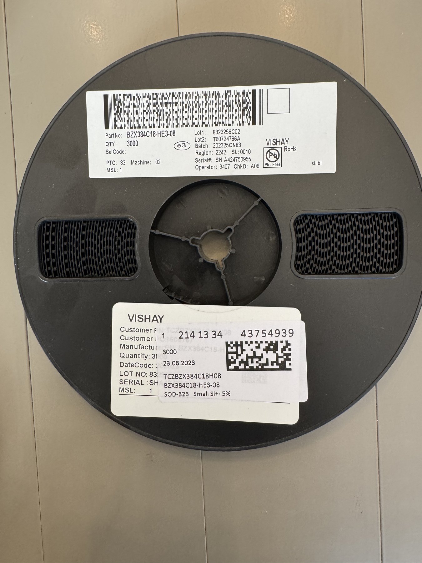 BZX384C18-HE3-08 product photo 1