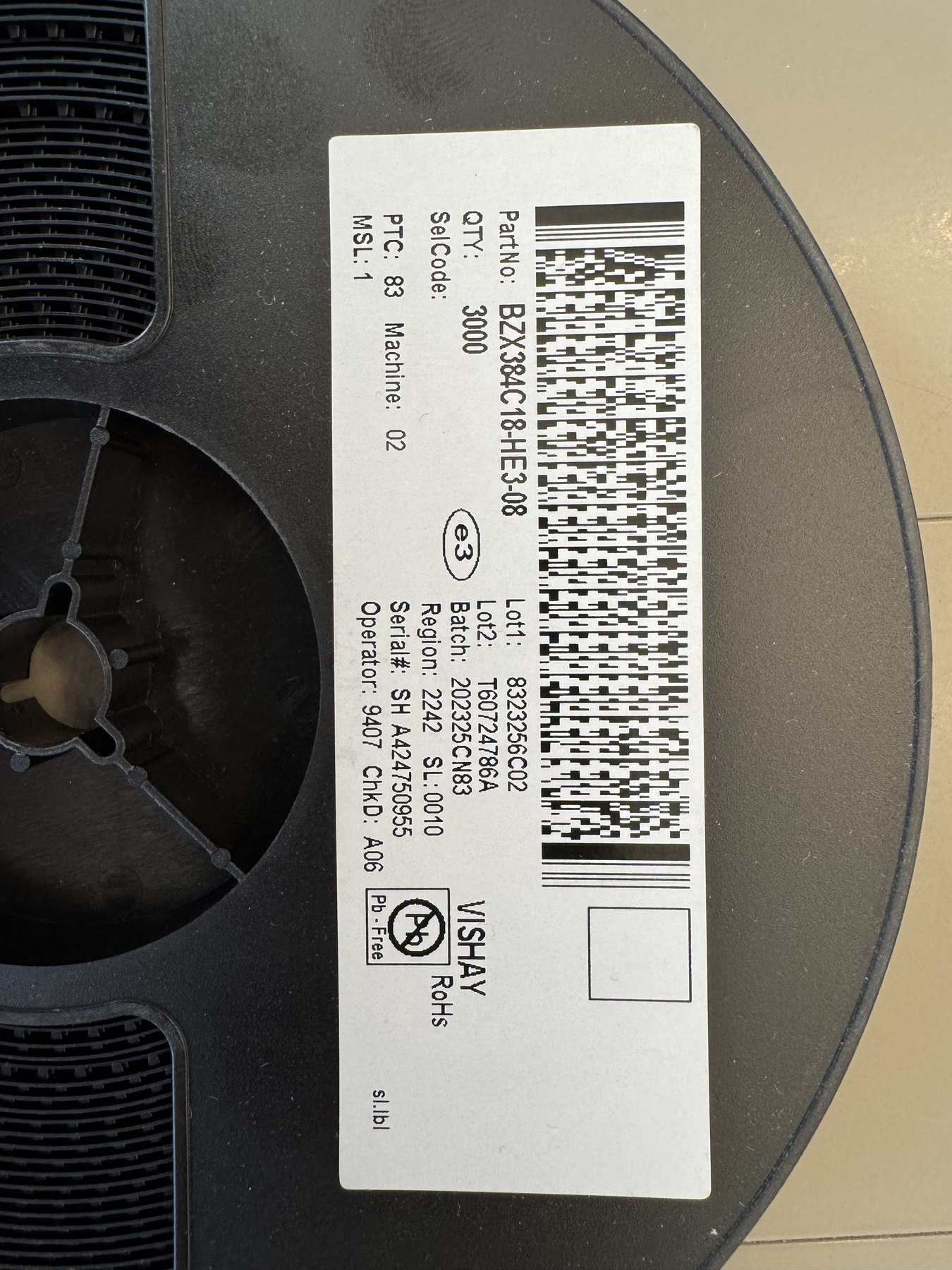BZX384C18-HE3-08 product photo 2