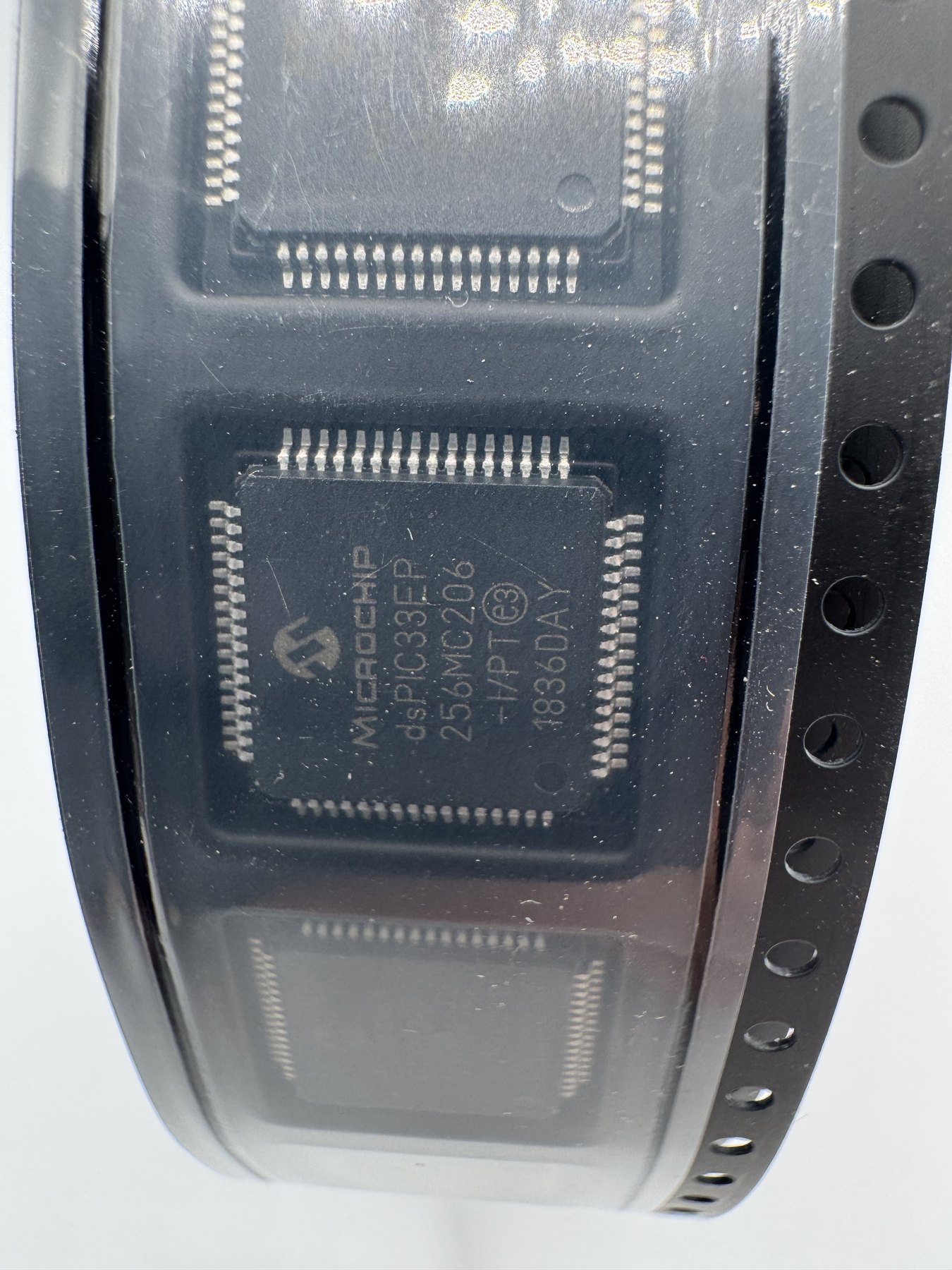 DSPIC33EP256MC206T-I/PT product photo 1