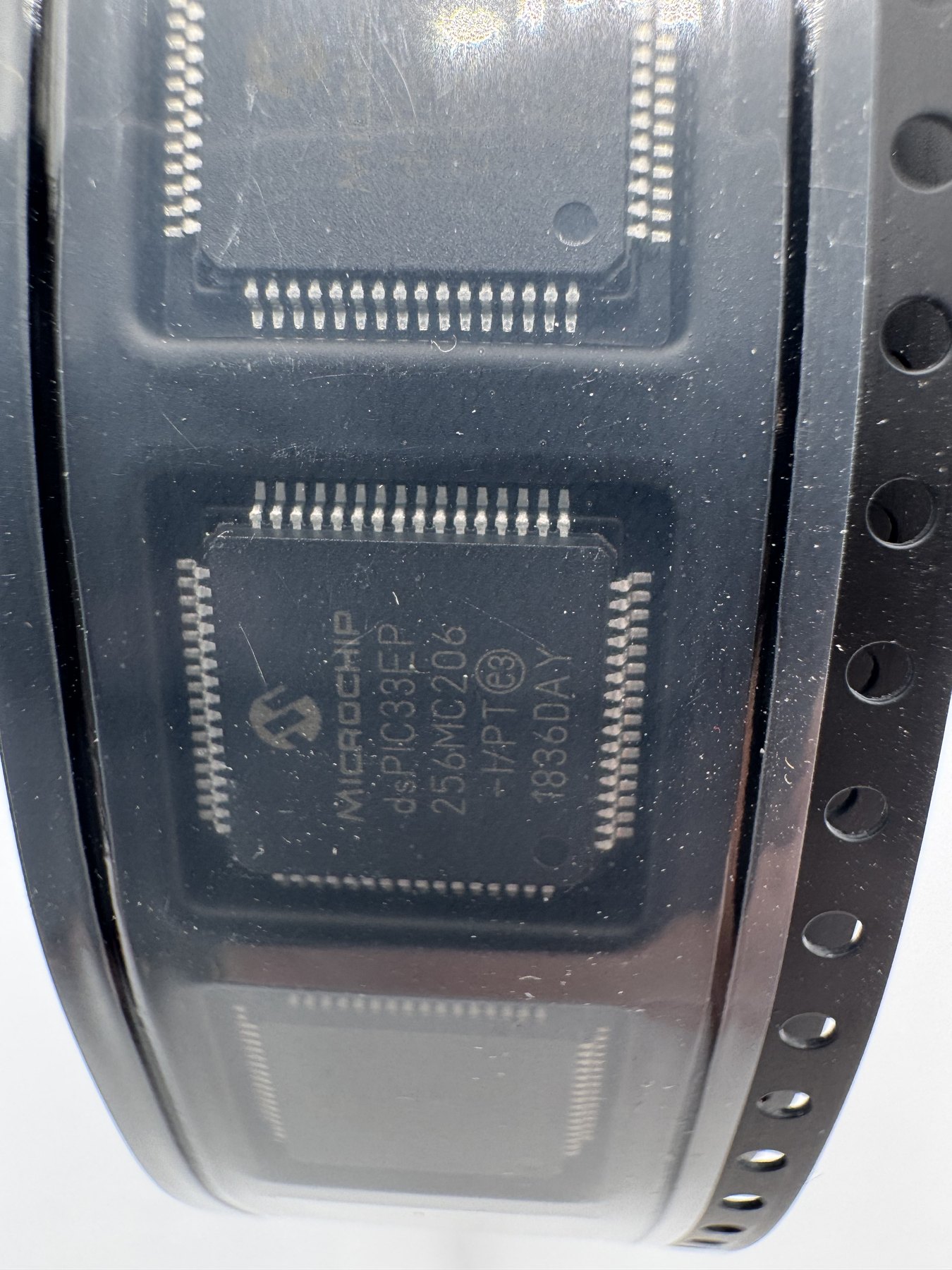 DSPIC33EP256MC206T-I/PT product photo 2