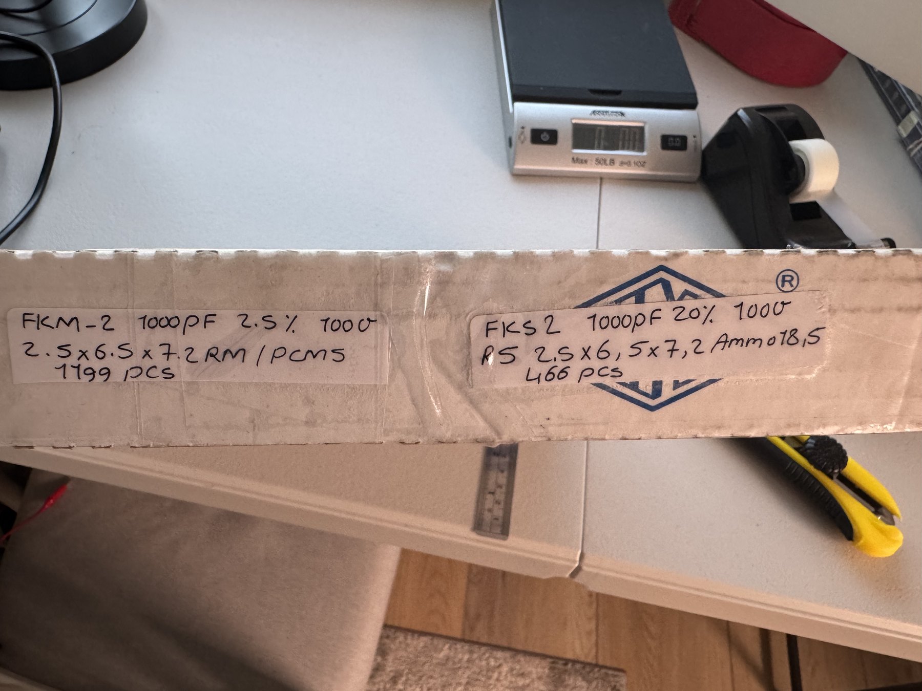 FKM2 1000pF 100V ±2.5% 2.5x6.5x7.2 product photo 1