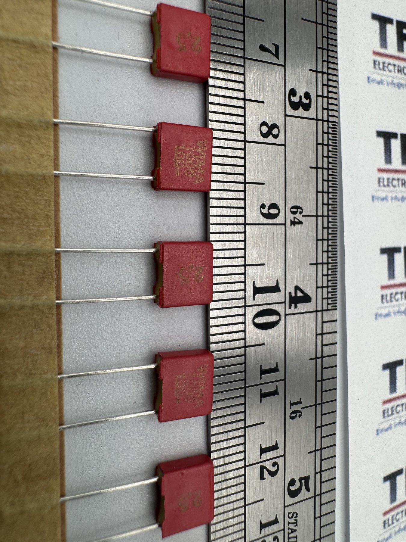 FKM2 1000pF 100V ±2.5% 2.5x6.5x7.2 product photo 3