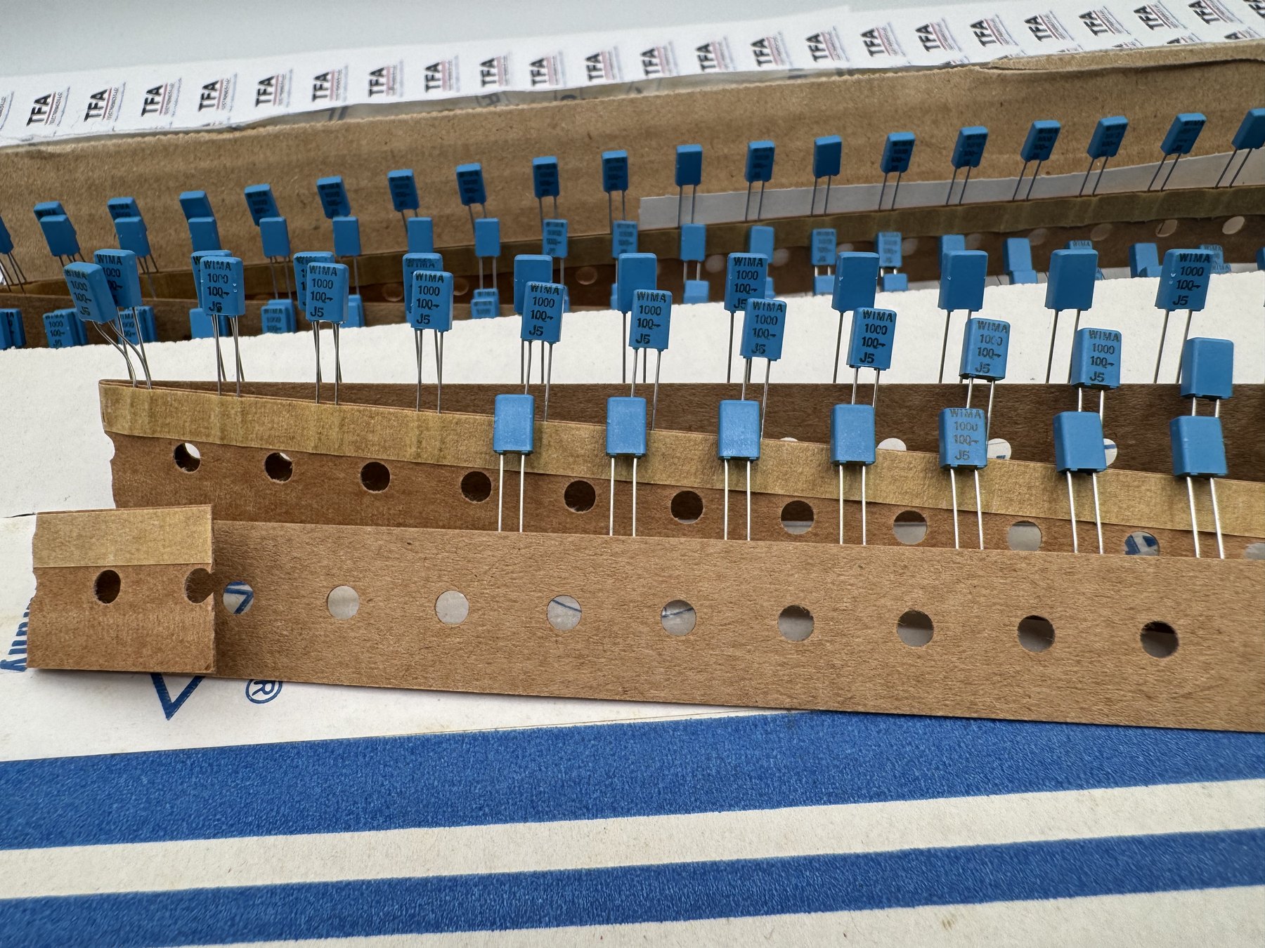 FKS-02 1000pF 100V ±20% 2.5x7x4.6 product photo 1