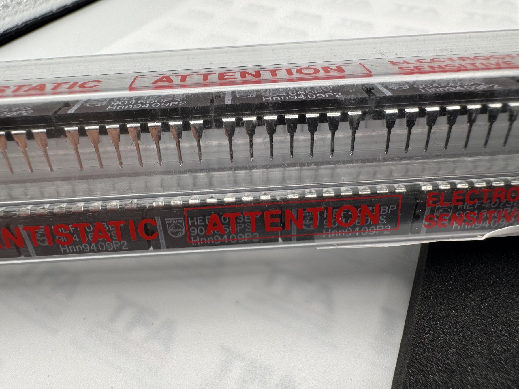 HEF4073BP product photo 3