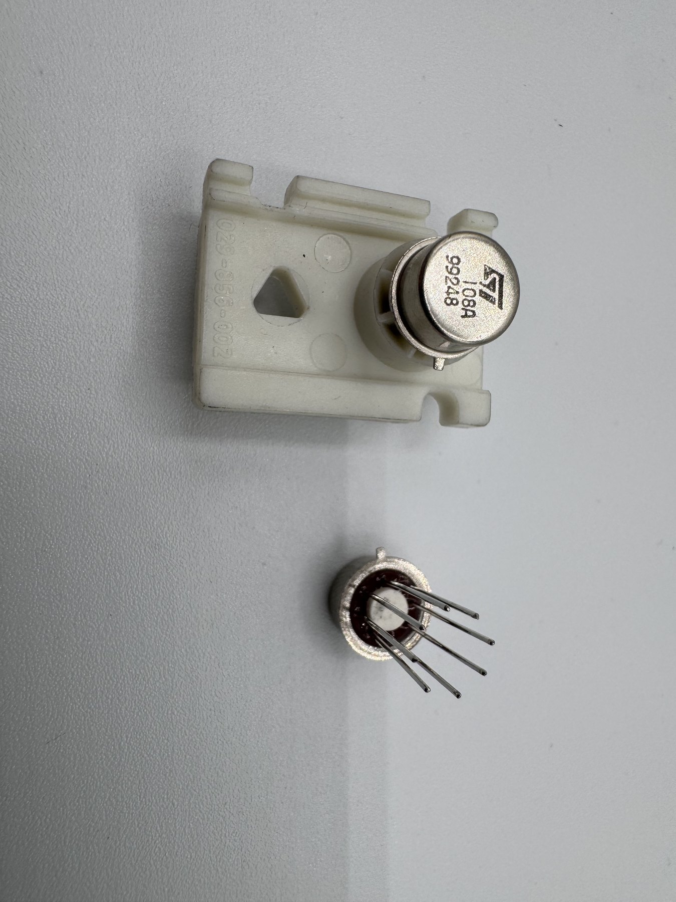 LM108AH product photo 1