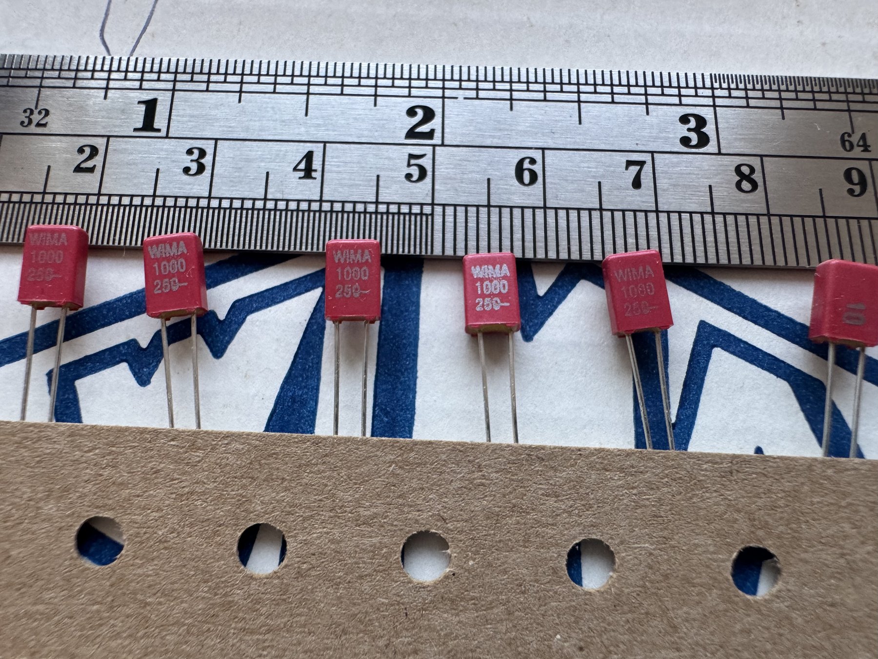 MKS02 1000pF 250V ±10% 2.5x7x4.6 product photo 19