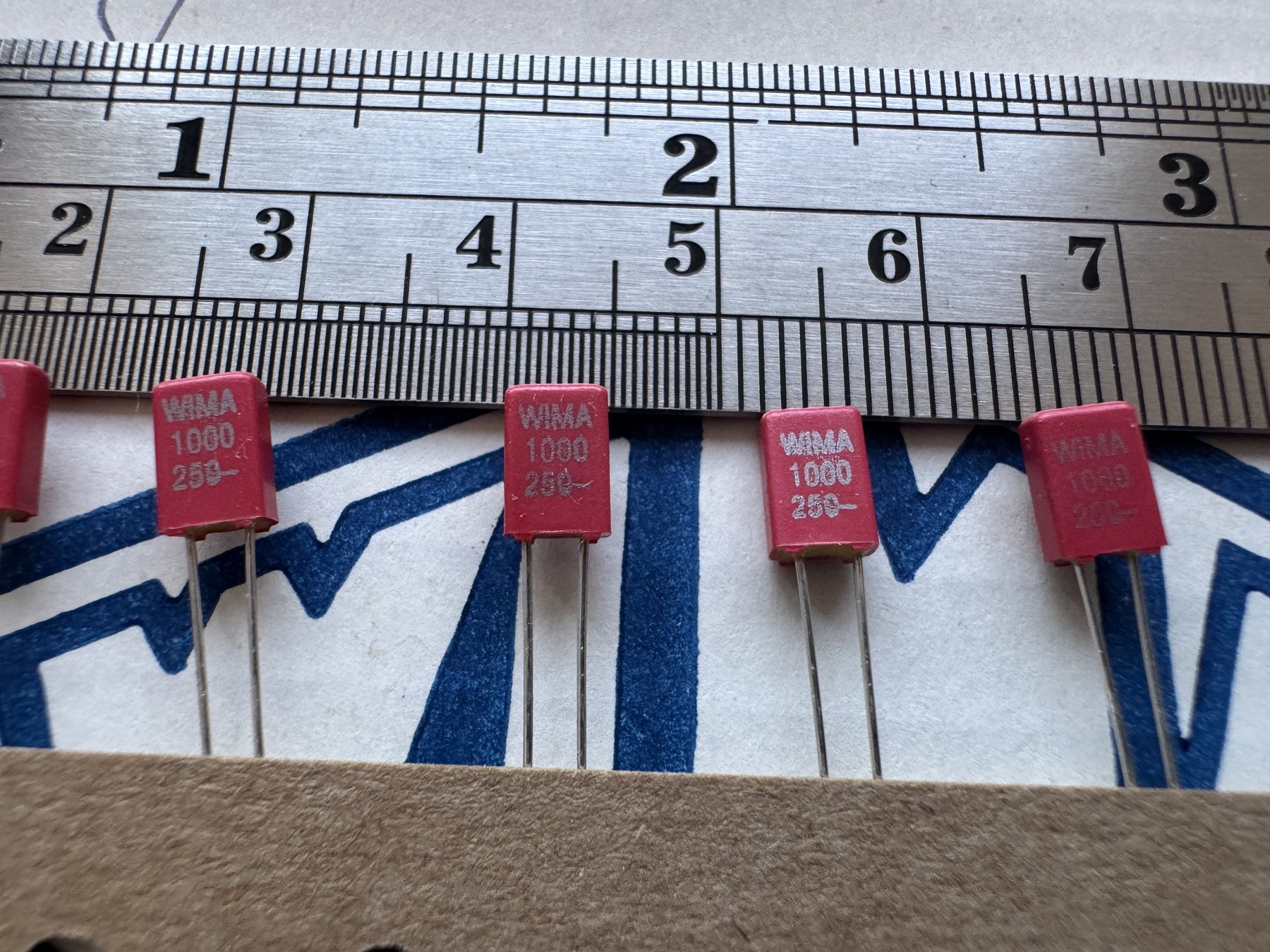 MKS02 1000pF 250V ±10% 2.5x7x4.6 product photo 20