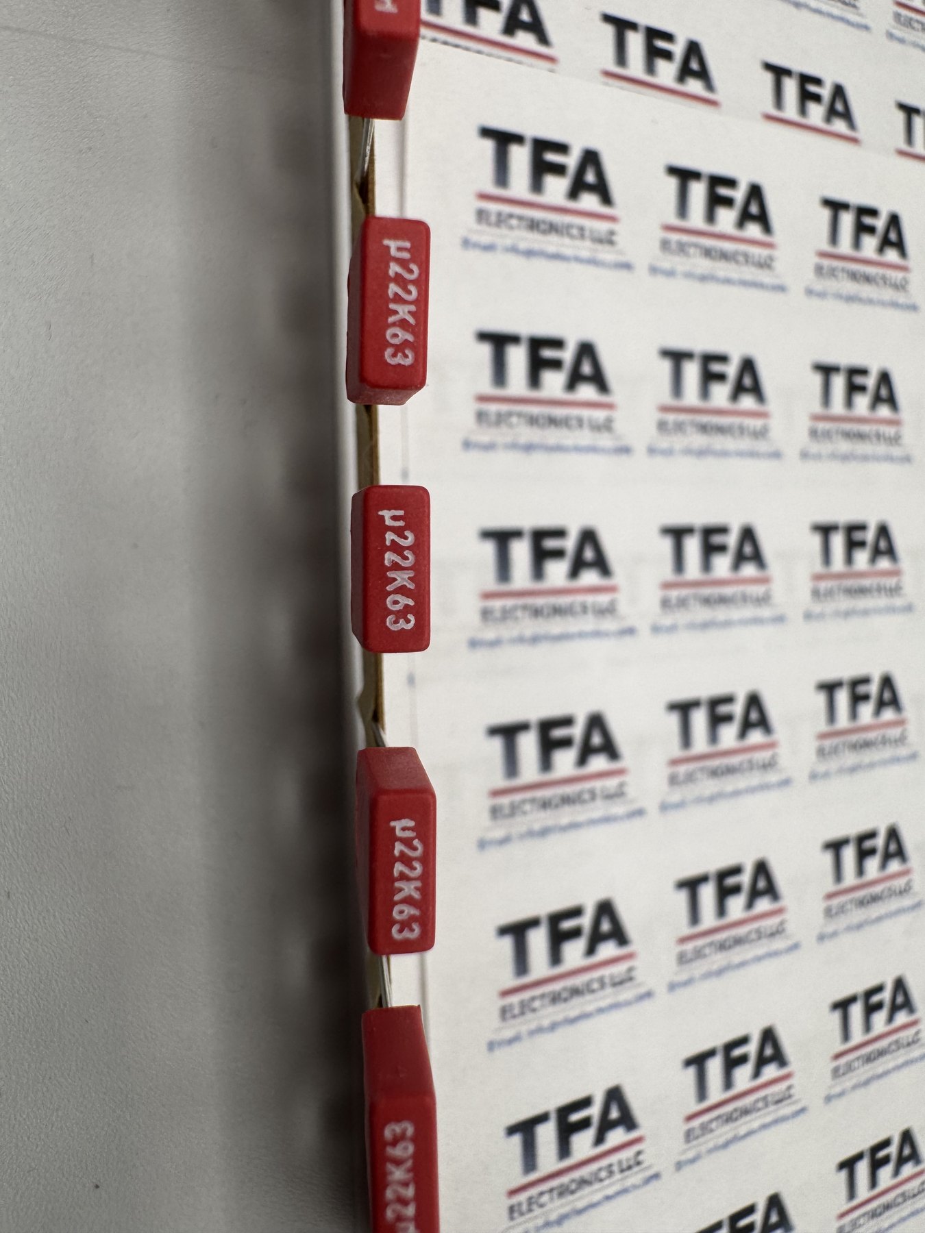 MKS02 1000pF 250V ±10% 2.5x7x4.6 product photo 5