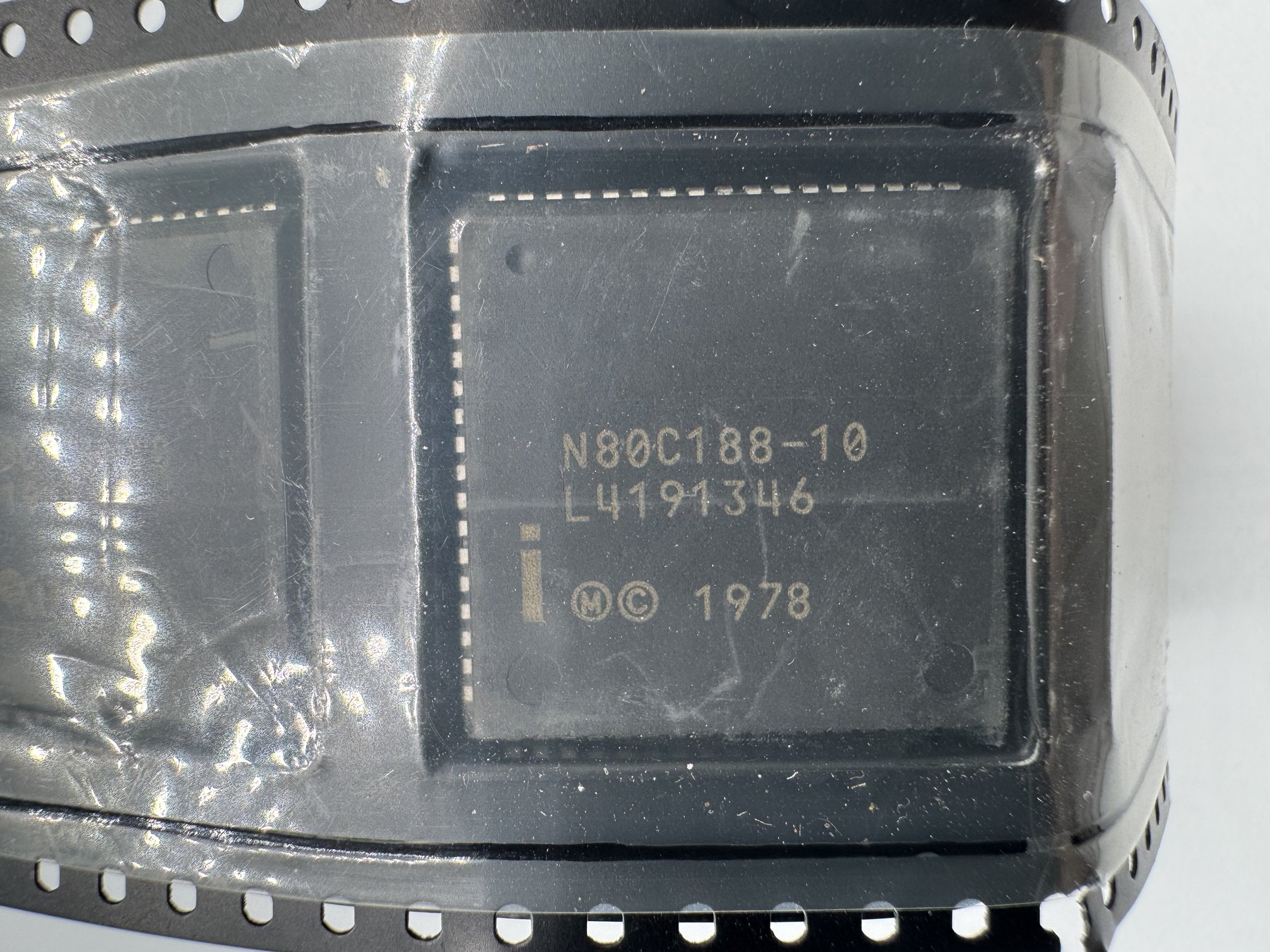 N80C188-10 INTEL product photo 2