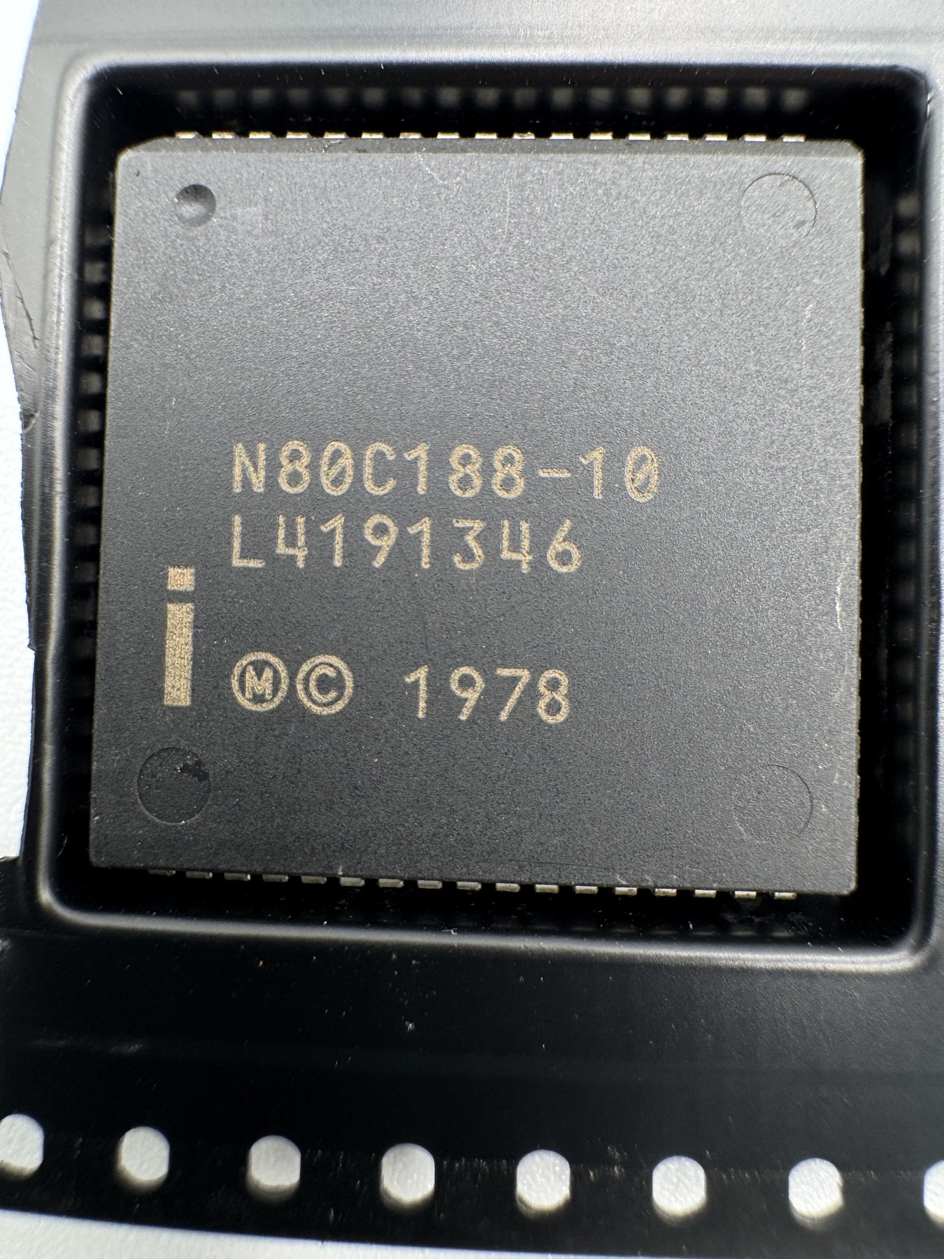 N80C188-10 INTEL product photo 4