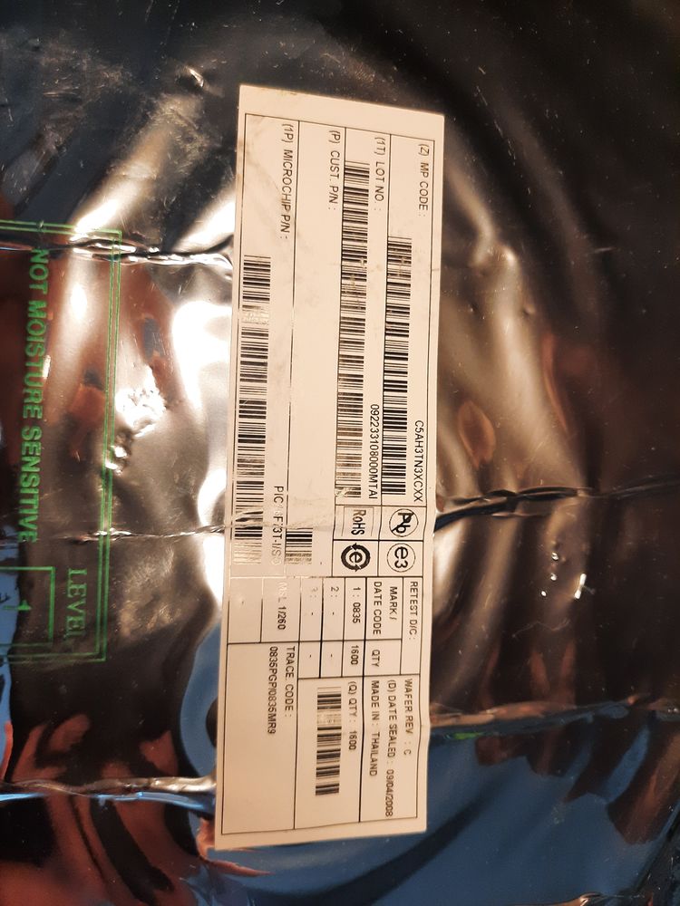 PIC16F73T-I/SO product photo 2