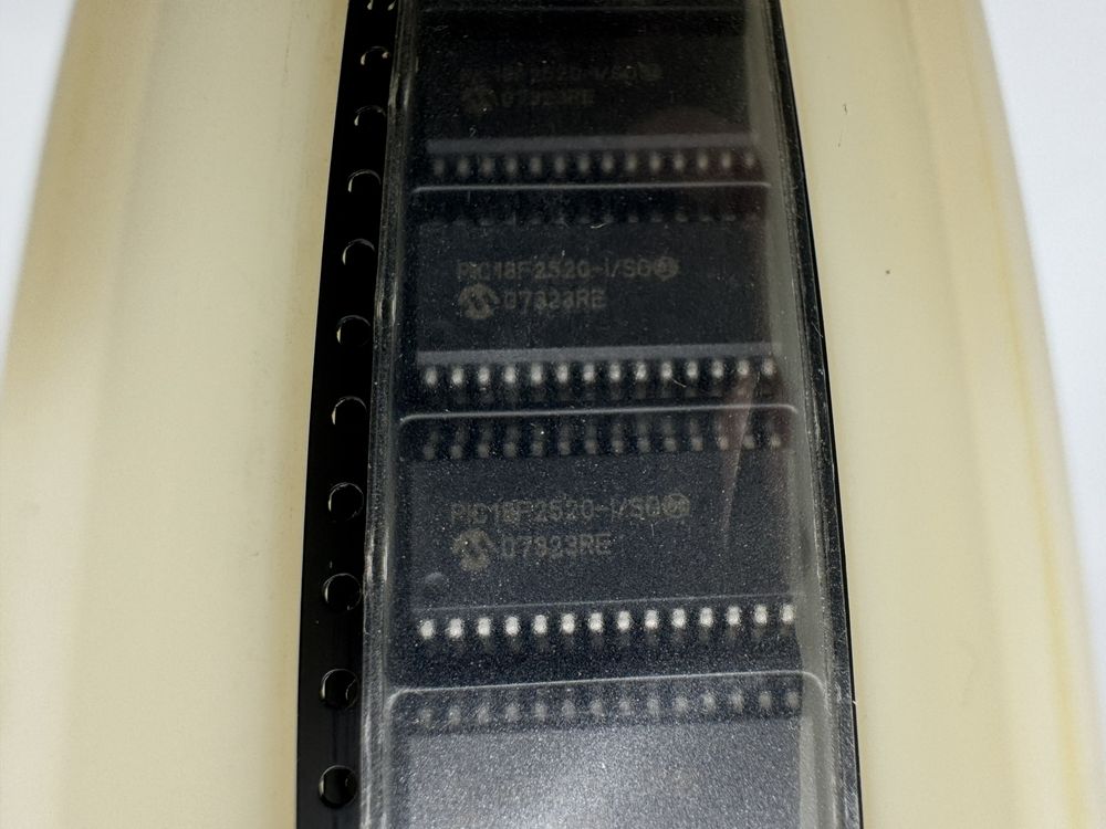 PIC18F2520T-I/SO product photo 11