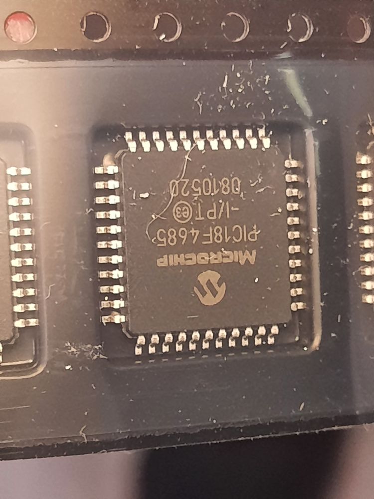 PIC18F4685-I/PT product photo 2