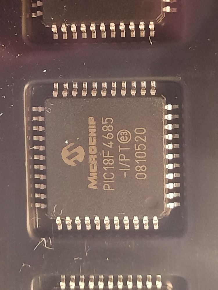 PIC18F4685-I/PT product photo 5