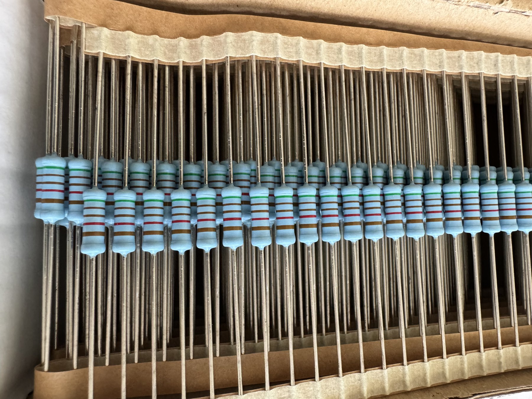 RESISTOR ALUMINUM HOUSE AND POWER MIX product photo 1000