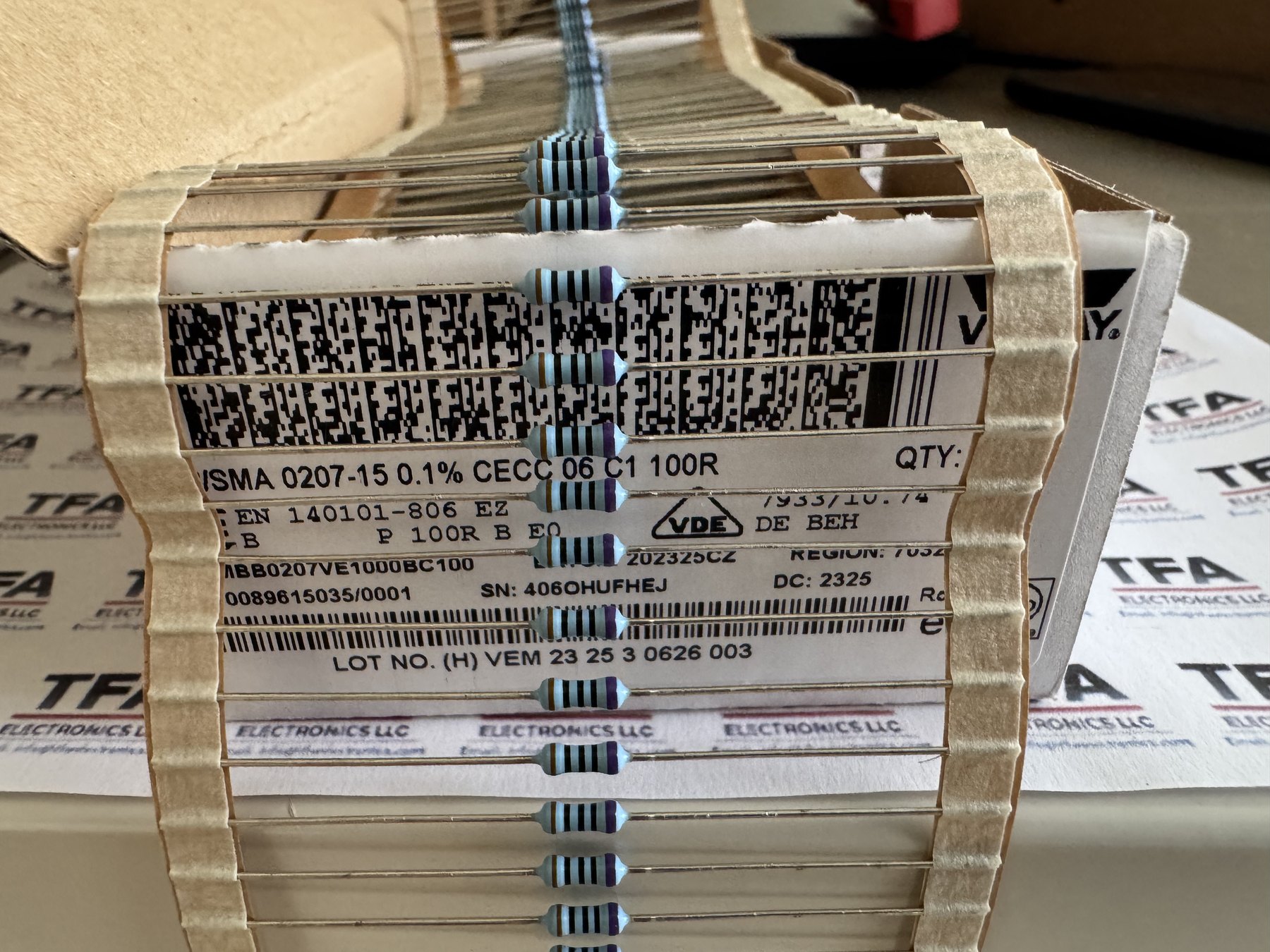 RESISTOR ALUMINUM HOUSE AND POWER MIX product photo 445