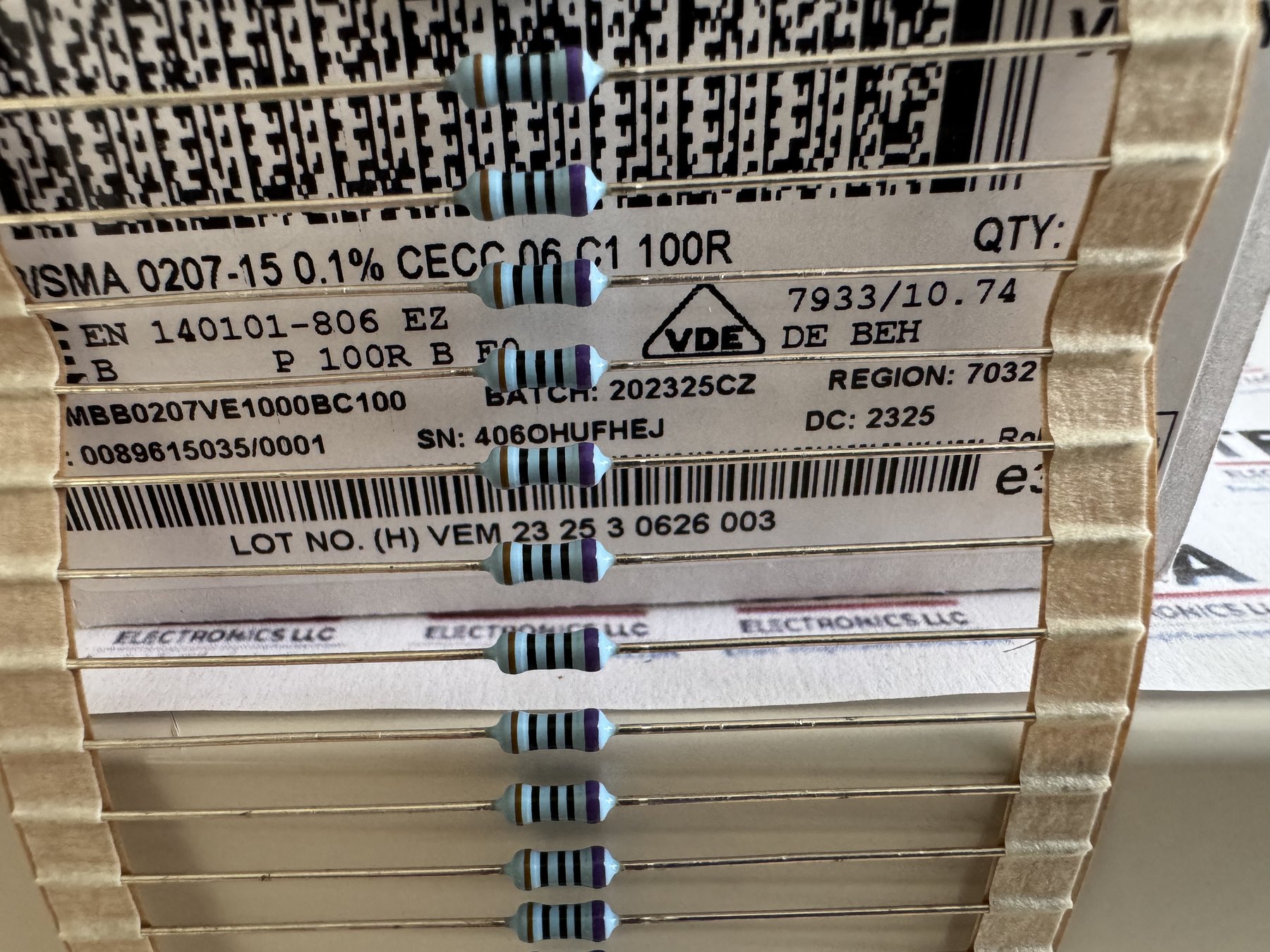 RESISTOR ALUMINUM HOUSE AND POWER MIX product photo 446