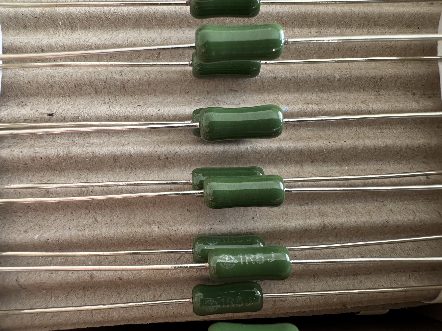 RESISTOR ALUMINUM HOUSE AND POWER MIX product photo 634