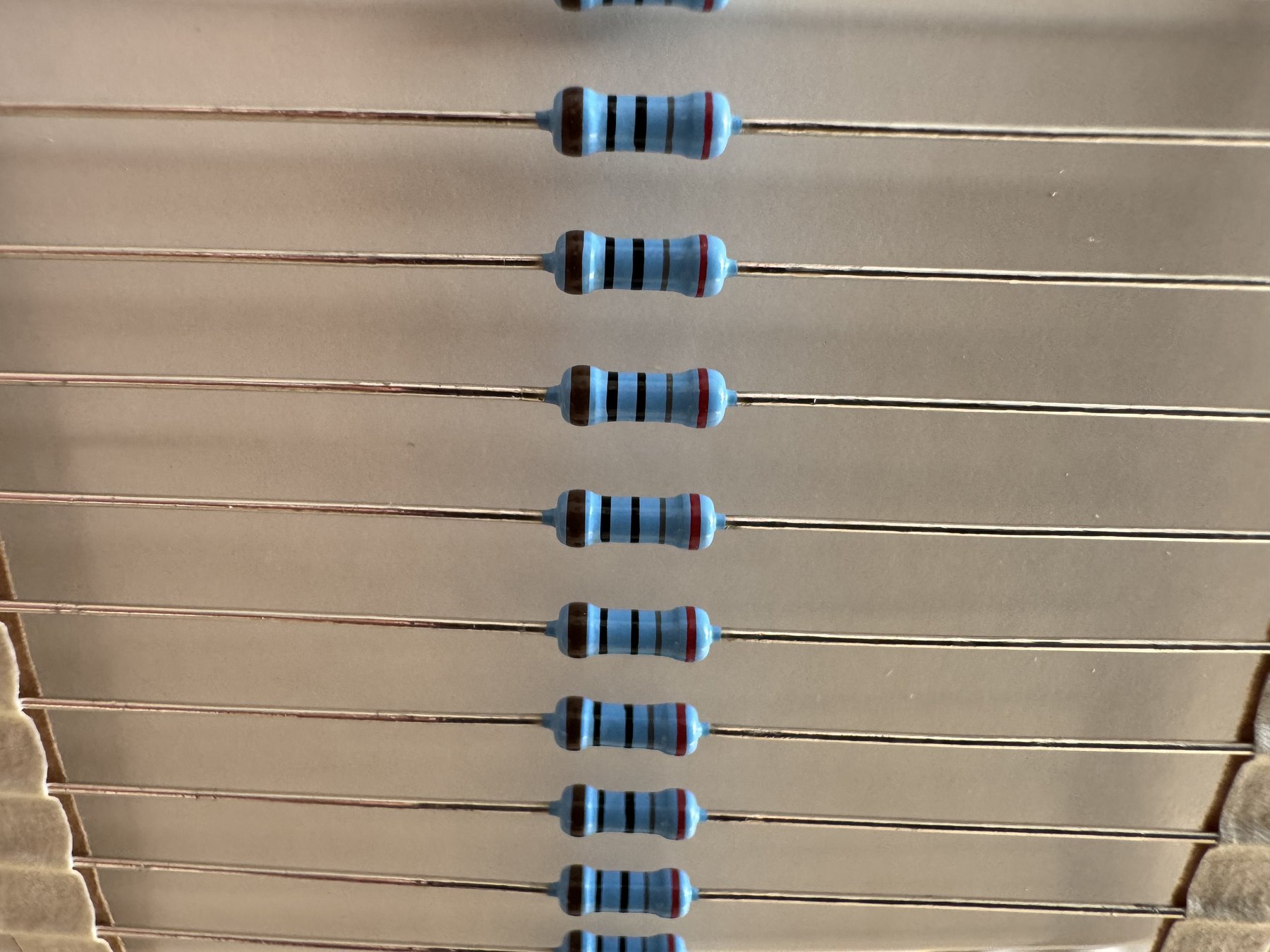 RESISTOR ALUMINUM HOUSE AND POWER MIX product photo 679