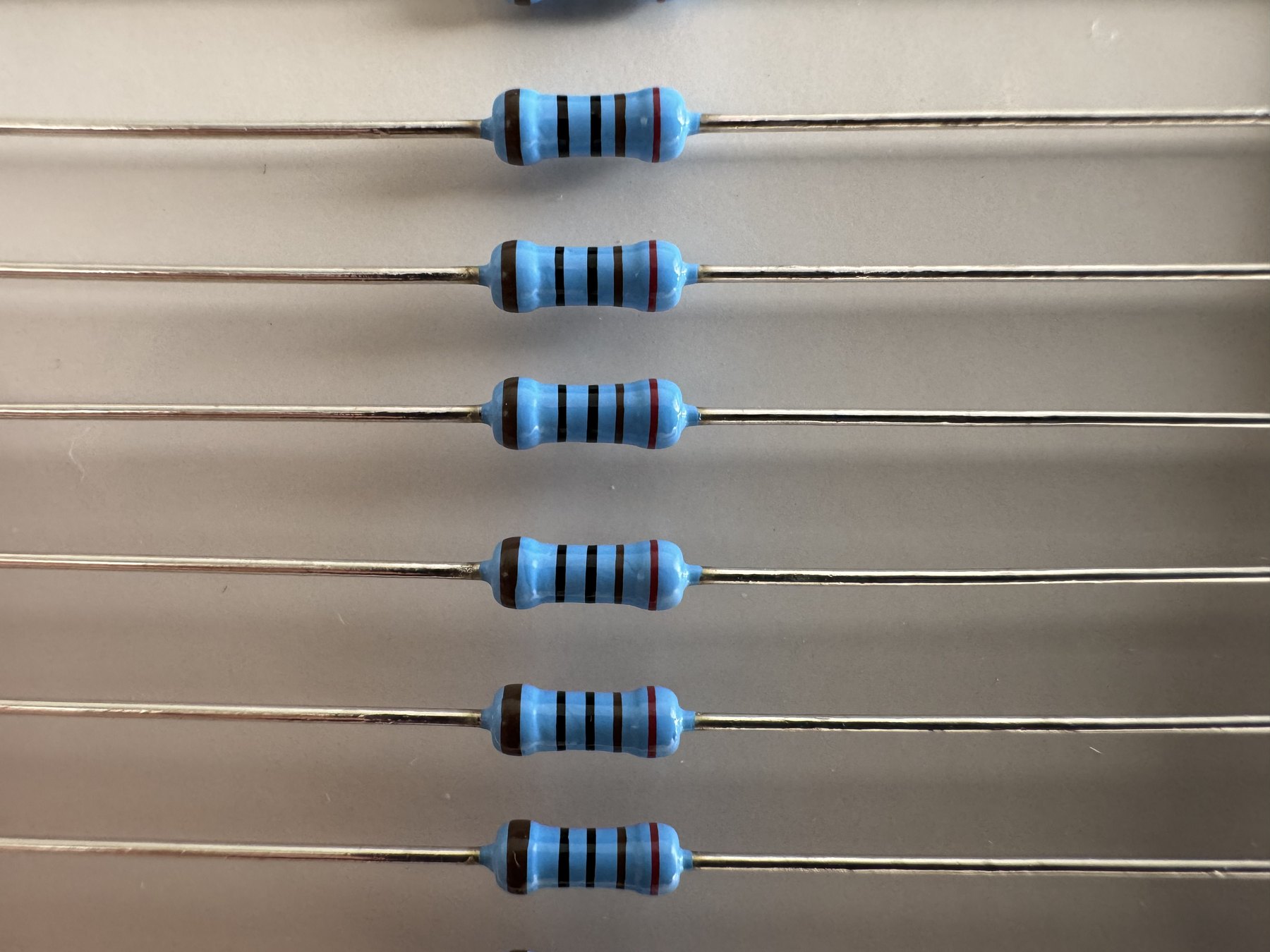 RESISTOR ALUMINUM HOUSE AND POWER MIX product photo 709
