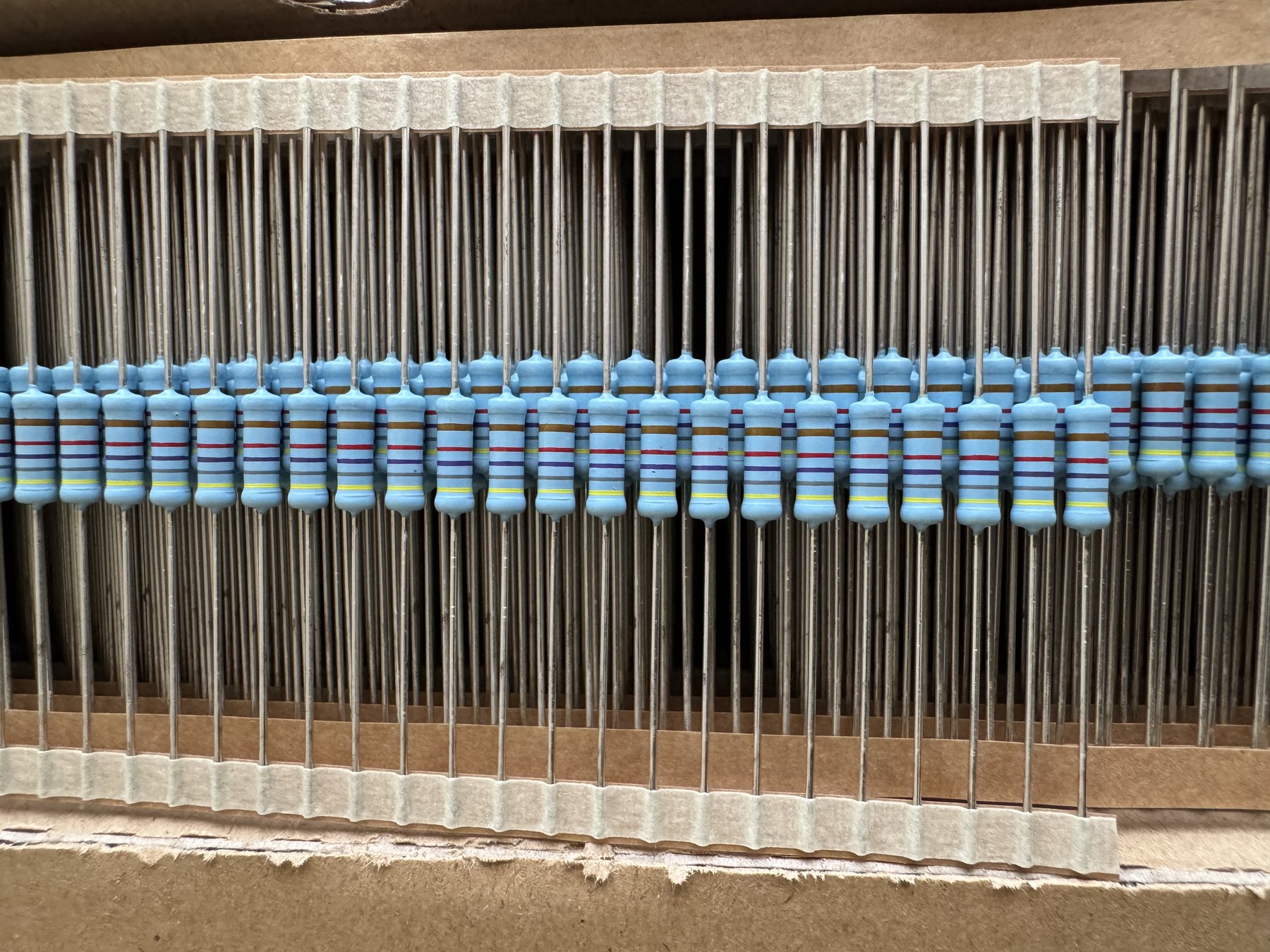 RESISTOR ALUMINUM HOUSE AND POWER MIX product photo 995