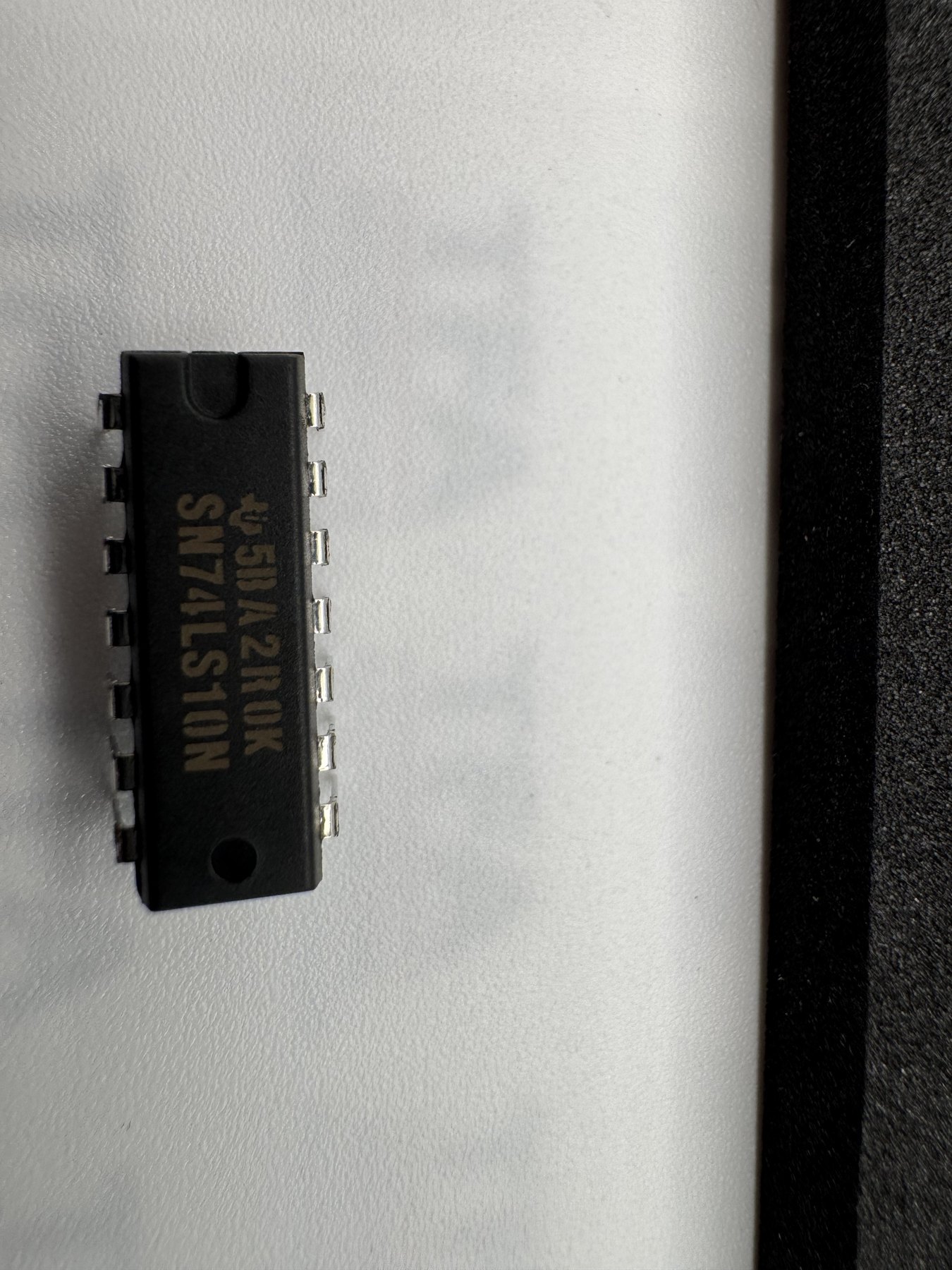 SN74LS10N product photo 2