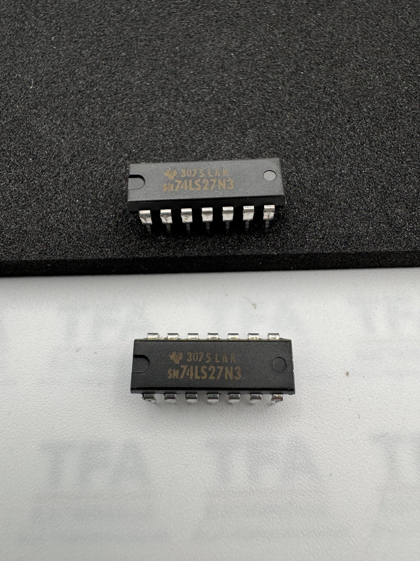 SN74LS27N3 product photo 3