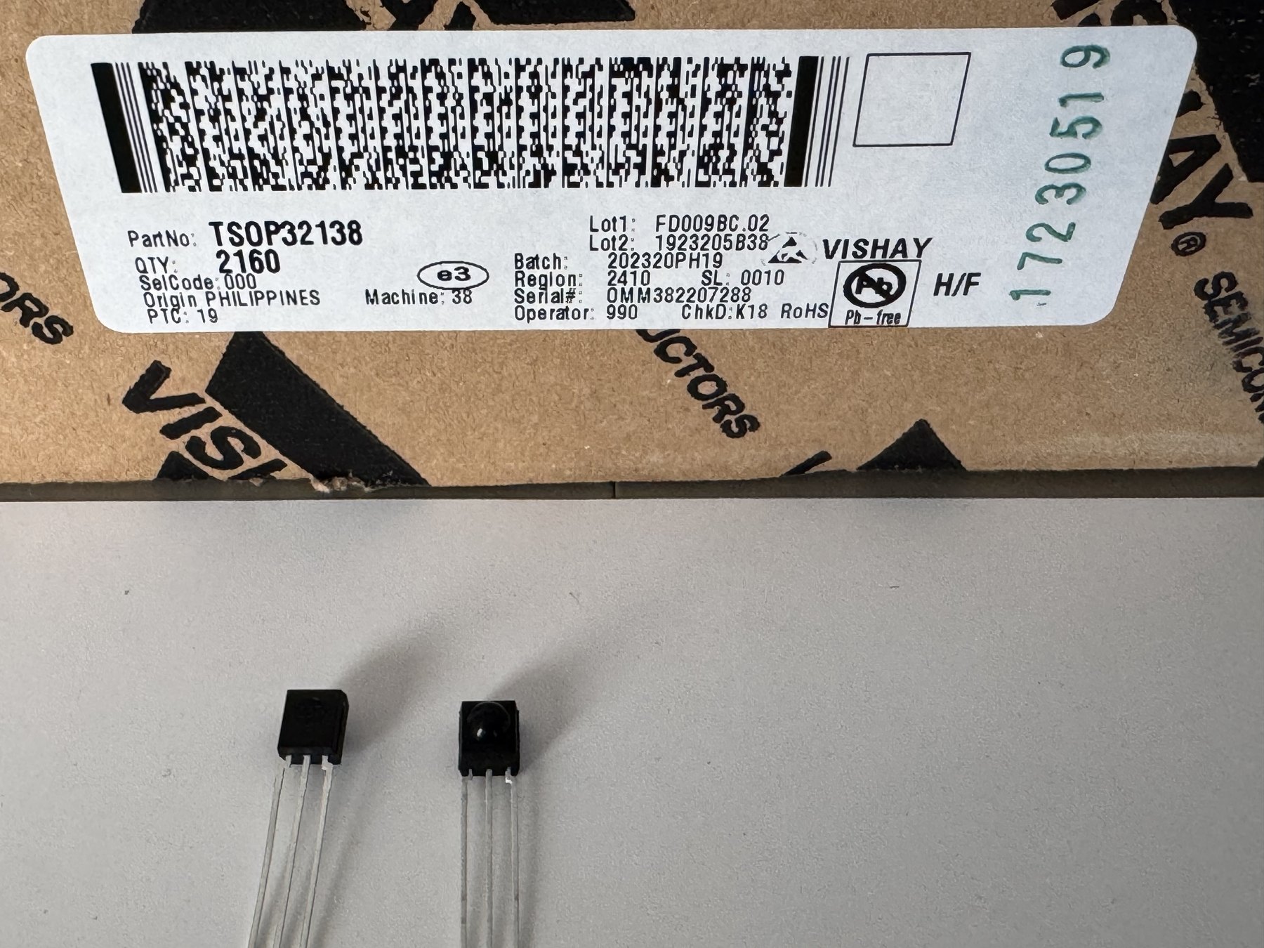 TSOP32138 product photo 5