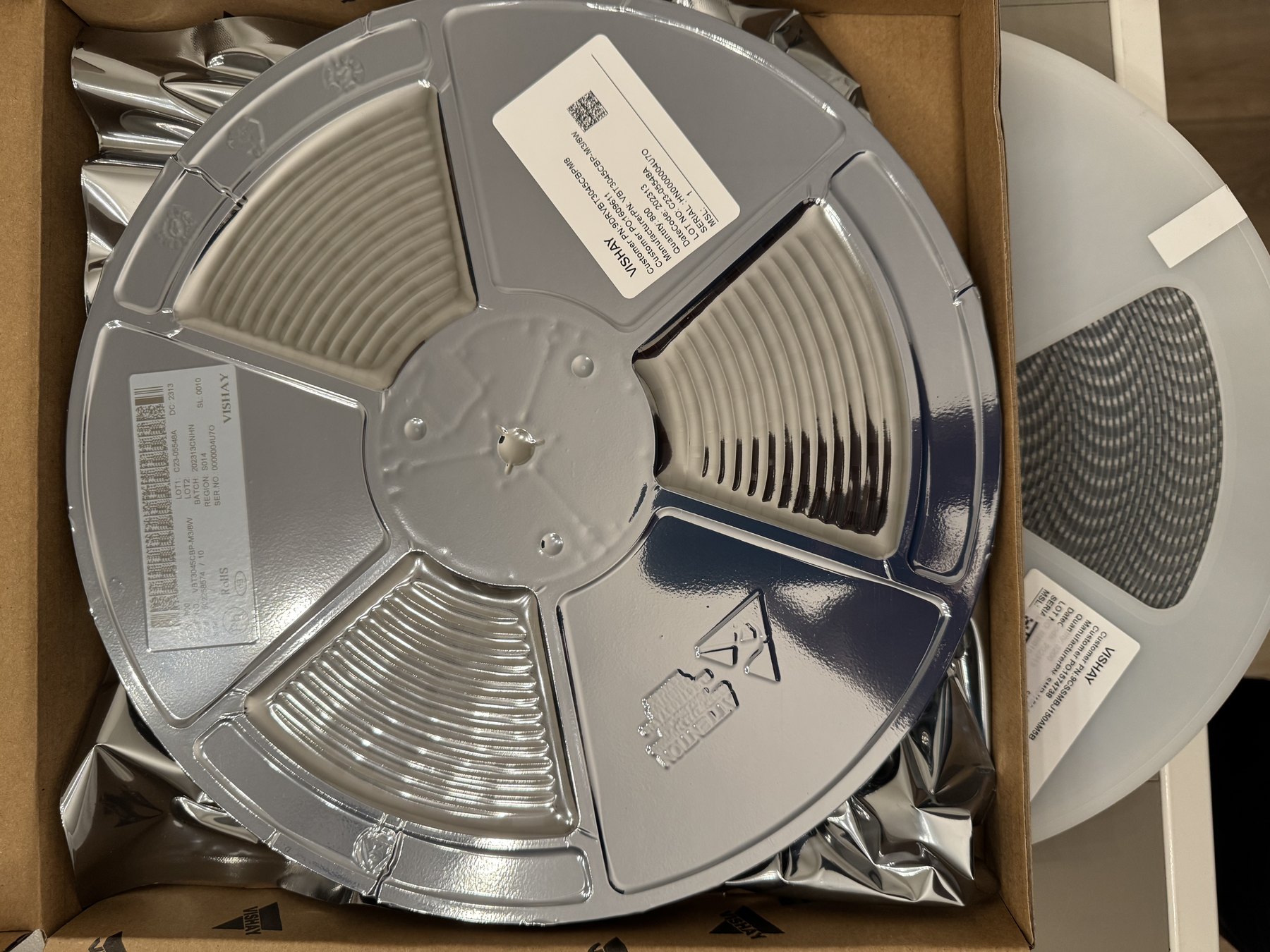 VBT3045CBP-M3/8W product photo 2